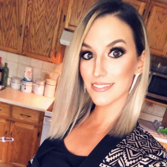 Meet your Posher, Alicia - Picture 1 of 1